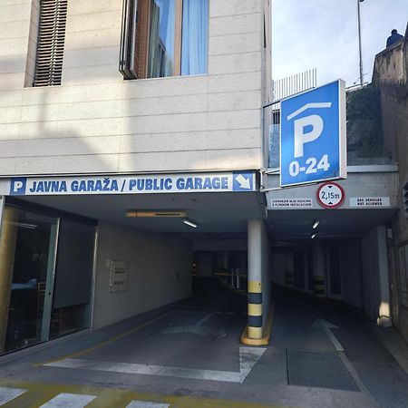 Apartment Central Old Town With Private Indoor Garage Parking Split Bagian luar foto
