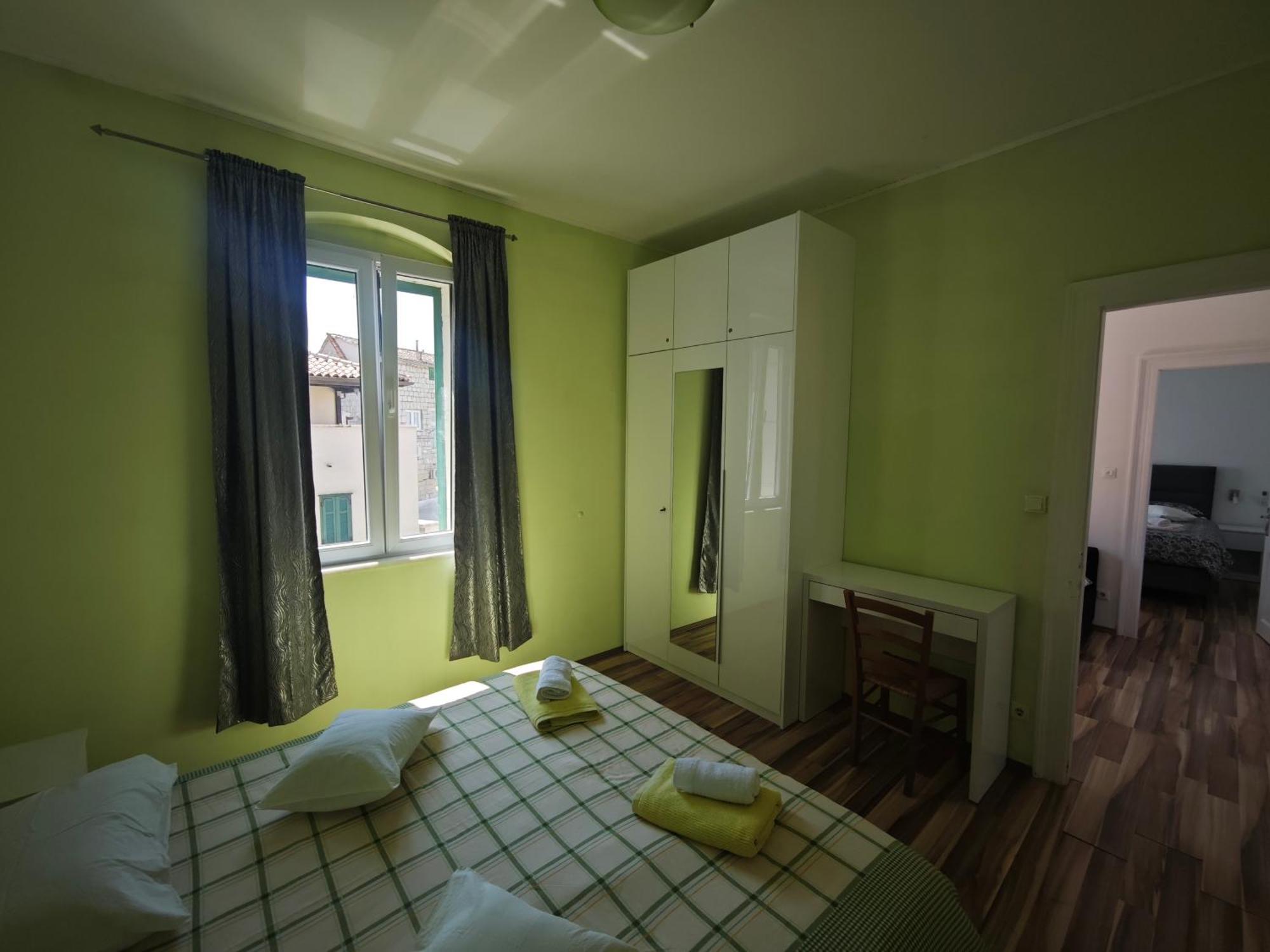 Apartment Central Old Town With Private Indoor Garage Parking Split Bagian luar foto