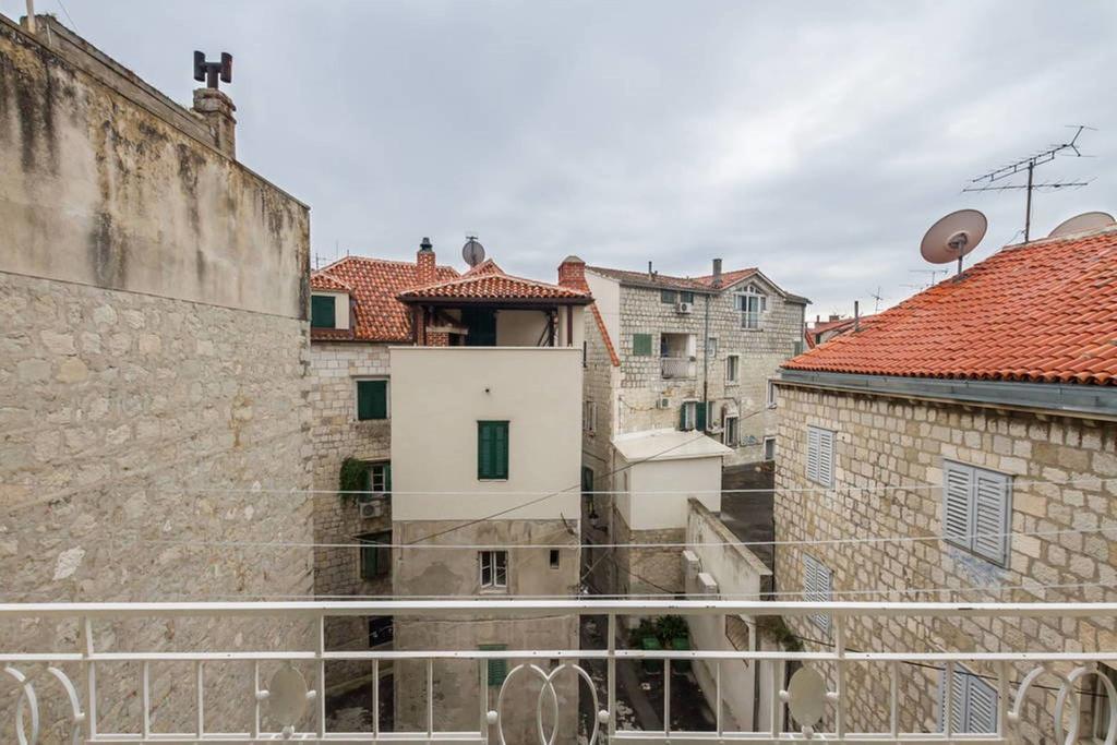 Apartment Central Old Town With Private Indoor Garage Parking Split Bagian luar foto