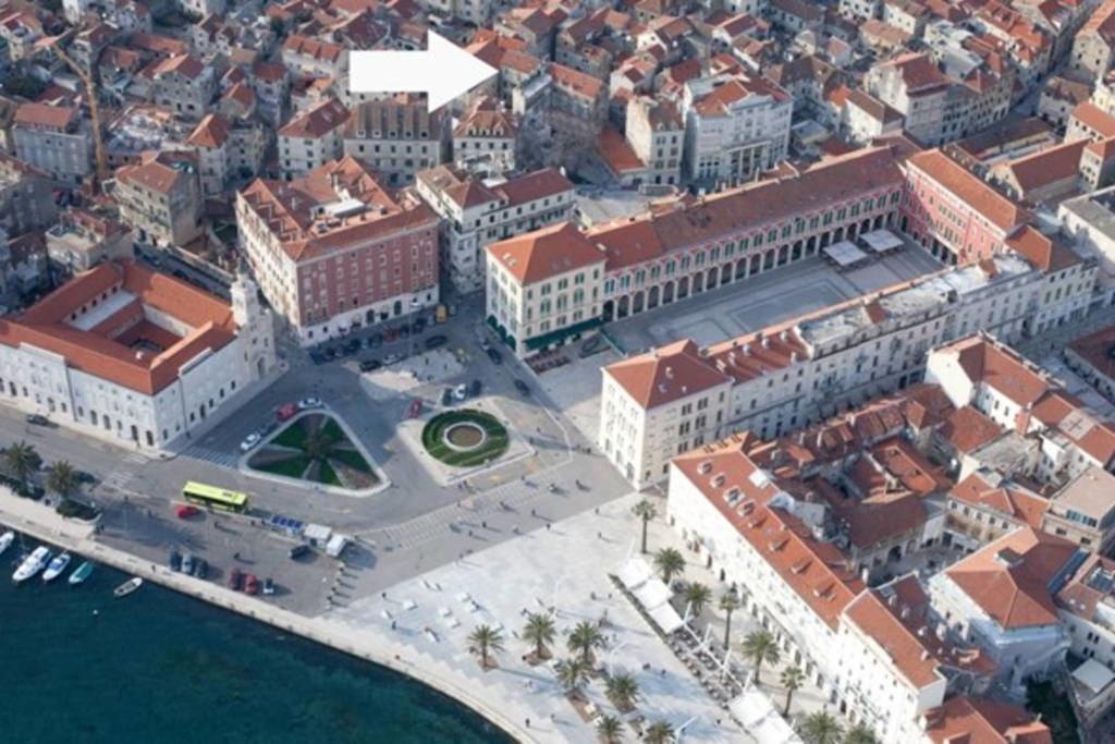 Apartment Central Old Town With Private Indoor Garage Parking Split Bagian luar foto