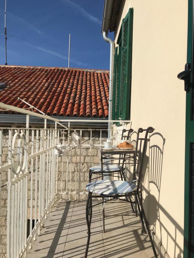 Apartment Central Old Town With Private Indoor Garage Parking Split Bagian luar foto